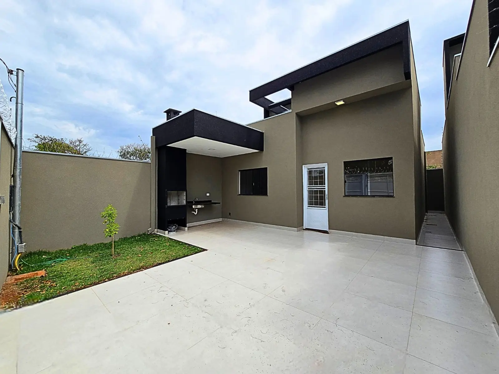 Linda casa térrea nova no Rita Vieira